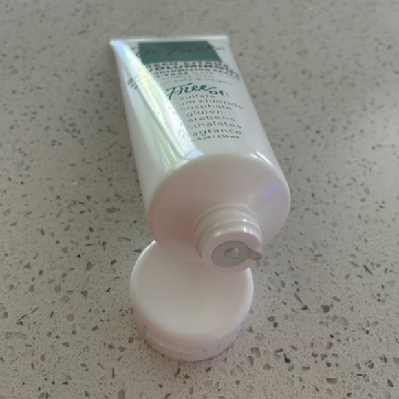 Be Free Be Voluminous Root Volumizing Cream *NEW* - Picture 3 of 5